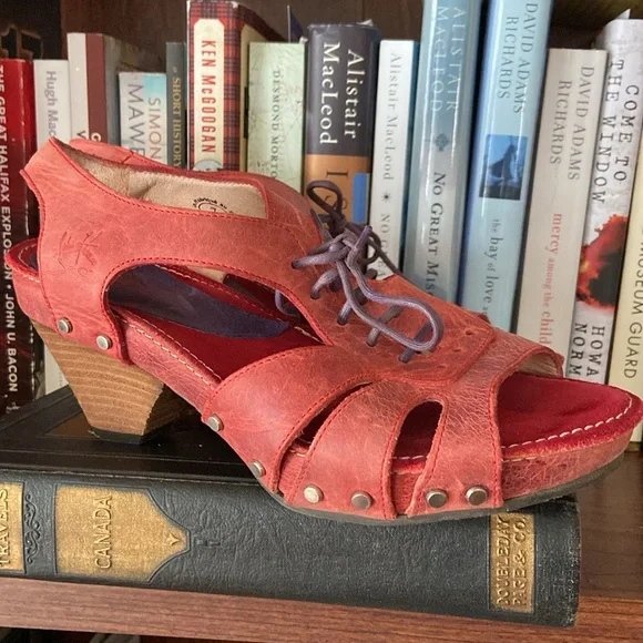 John Fluevog Shoes Low Rule Joni Sandal in Red with Purple Laces Women's Size 7 - Picture 13 of 14